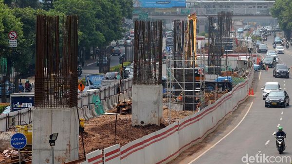 Foto : Melihat Progress Pembangunan LRT Kuningan Dukuh Atas