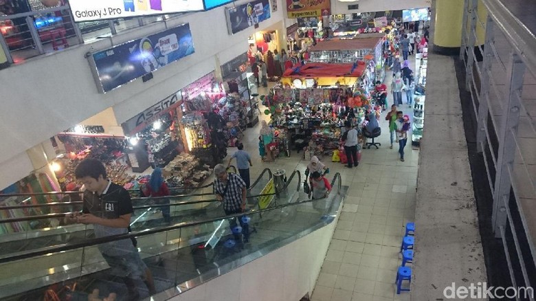 Daya Beli Masyarakat Bawah Lesu, Ini Saran Untuk Pemerintah Jokowi