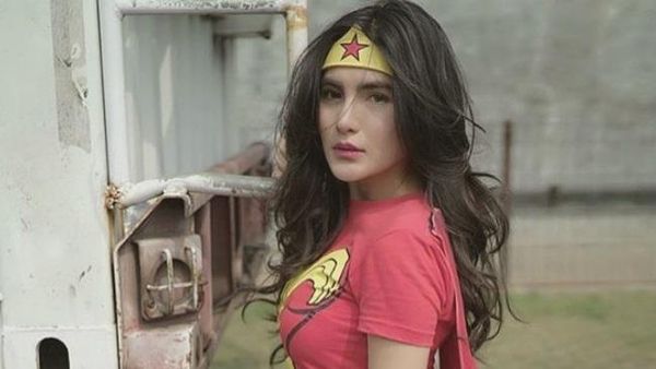Kena Masalah, Angela Lee Curhat hingga Hampir Bunuh Diri