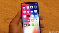 Dulunya Pelopor Layar Poni, iPhone X Kini Jadi Barang Usang