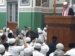 Alumni 212 Dengarkan Suara Habib Rizieq di Peringatan Setahun 411