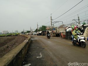 Anies Minta Penghuni Gubuk di Tanah Abang Pindah Sebelum Digusur