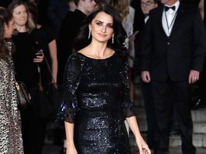 Tak Lagi Muda, Penelope Cruz Tetap Elok Dipandang