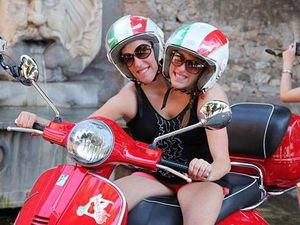 Potret Kehidupan Sehari-hari si Kembar Dempet Abby dan Britany