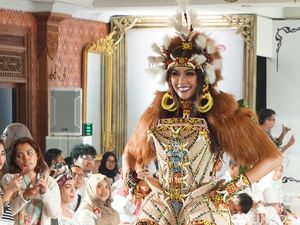 Yuk Lihat 6 Busana Cantik Putri Indonesia untuk Ajang Miss Universe 2017 Yuk Lihat 6 Busana Cantik Putri Indonesia untuk Ajang Miss Universe 2017