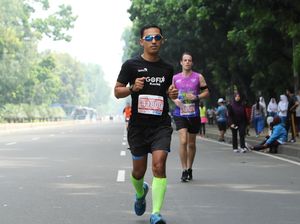 Mereka Berlari Sampai Berhalusinasi Mereka Berlari Sampai Berhalusinasi