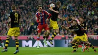 Der Klassiker pertama musim 2014/2015 digelar di Allianz Arena pada 1 November 2014. Bayern memenangi laga ini dengan skor 2-1 atas Dortmund. Foto: Daniel Kopatsch/Getty Images for MAN