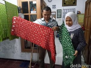 Busana Siraman Kahiyang Dibuat dari Kain Jumputan Bermotif Khusus
