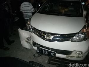 Salah Injak Gas, Pengemudi Avanza Tabrak Tukang Parkir
