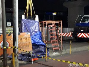 Parapet Jatuh, Sebagian Kegiatan Proyek MRT Dihentikan Sementara