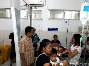 Pemkot Sukabumi Biayai Pengobatan Warga Keracunan Bubur Ayam Pemkot Sukabumi Biayai Pengobatan Warga Keracunan Bubur Ayam