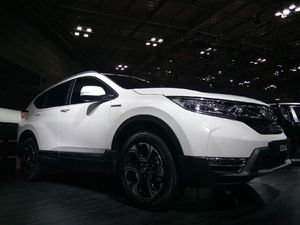 CR-V Hybrid Irit Banget, Hampir Tembus 20 km/l!