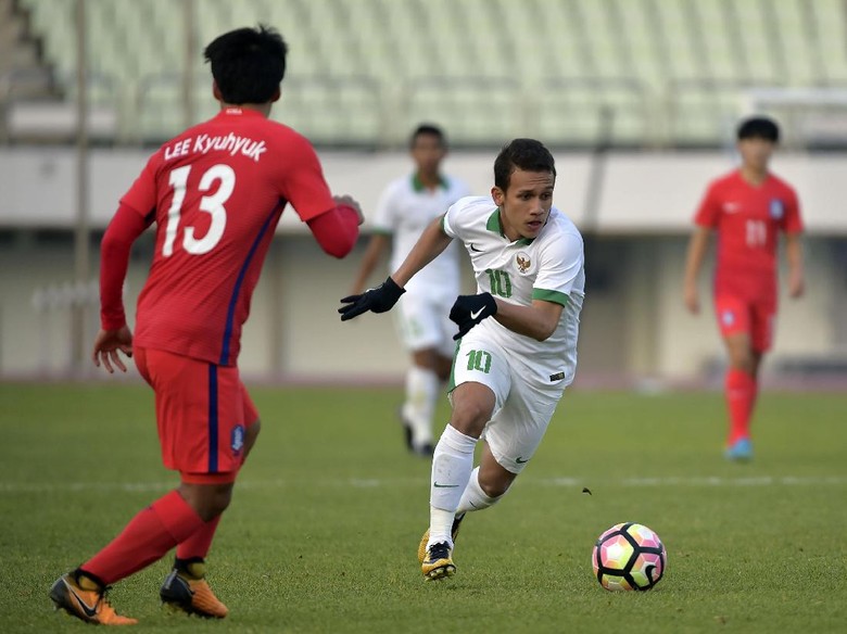Bima Sakti: Semoga Kontrak Egy di Lechia Tak Ganggu Timnas Bima Sakti: Semoga Kontrak Egy di Lechia Tak Ganggu Timnas