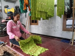 200 Kain Jumputan Bermotif Khusus Dipesan untuk Pernikahan Kahiyang