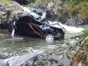 Mobil Masuk Jurang di Garut, 1 Orang Tewas