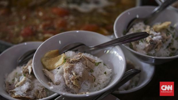 Soto menjadi salah satu makanan yang disajikan dalam pernikahan putri Presiden Joko Widodo.
