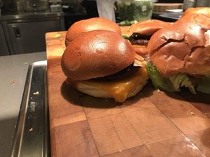Google Sajikan Android Burger untuk Karyawan Google Sajikan Android Burger untuk Karyawan