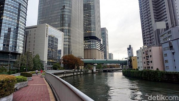 Foto: Bantaran Kali di Osaka Rapi & Bersih, Jakarta Kapan?