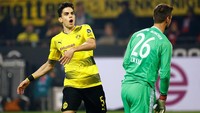 Dortmund hanya mampu mencetak satu gol balasan lewat sepakan Marc Bartra di menit ke-88. Foto: Leon Kuegeler/Reuters