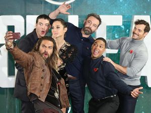 Momoa Komentari Rumor Hengkang Affleck dan Cavill dari DCEU