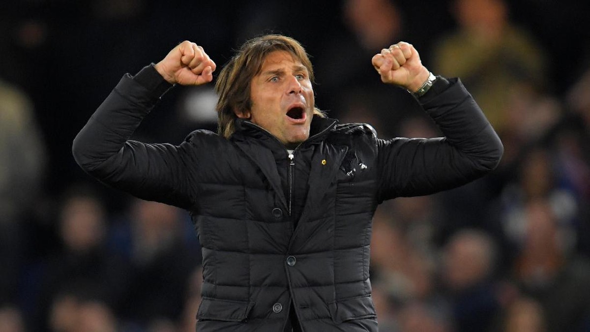 Antonio Conte saat ini melatih Chelsea di Premier League (REUTERS/Toby Melville)