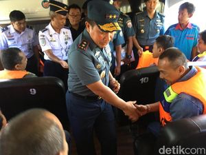 Pangarmabar Cek Kapal di Ancol, Ingatkan Keselamatan Berlayar Pangarmabar Cek Kapal di Ancol, Ingatkan Keselamatan Berlayar