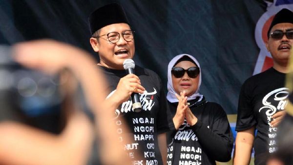 Cak Imin Ikut Jalan Sehat Sarungan