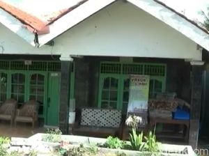Melihat Rumah Istri Pimpinan Kelompok Maute di Bekasi Melihat Rumah Istri Pimpinan Kelompok Maute di Bekasi