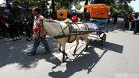 Moge hingga Andong di Simulasi Kirab Pernikahan Kahiyang-Bobby