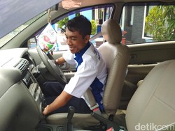 Kenalkan Subandi, Difabel Penguji Praktik SIM Polres Trenggalek