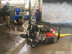 Tiga Pompa Dikerahkan Sedot Air yang Genangi RT 03 Luar Batang