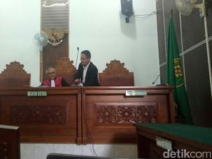 KPK Belum Siap, Praperadilan Walkota Batu Nonaktif Ditunda