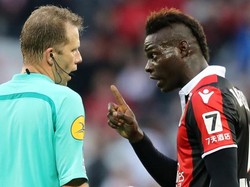 Kisah Balotelli: Gol, Kartu Merah, dan Hantaman yang Bikin Kaget