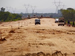 Cara Pemerintah Jokowi Kebut Tol Pemalang-Batang