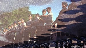 Foto: Ribuan Polisi Gelar Apel Jelang Pernikahan Kahiyang-Bobby