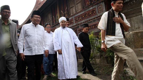 Rizal Ramli Sapa Warga Sumatera Barat