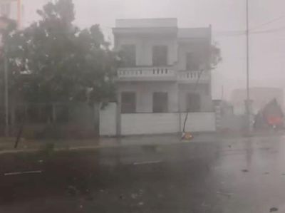 Foto: Begini Dahsyatnya Topan Damrey yang Terjang Vietnam