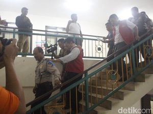 Kejari Sidoarjo Tetapkan Dua Tersangka Kasus Pungli PG Krembung Kejari Sidoarjo Tetapkan Dua Tersangka Kasus Pungli PG Krembung