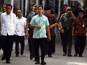 Gibran soal #2019GantiPresiden di Depan Markobar: Promosi Gratis Gibran soal #2019GantiPresiden di Depan Markobar: Promosi Gratis