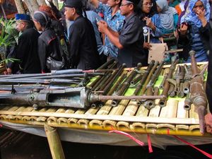 Warga Talaga Majalengka Gelar Tradisi Cuci Benda Pusaka Warga Talaga Majalengka Gelar Tradisi Cuci Benda Pusaka