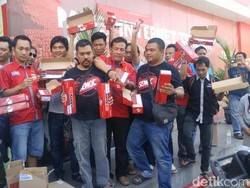 Protes Aturan Menkominfo, Penjual SIM Card Geruduk Operator Seluler