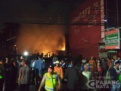 Restoran di Margonda Terbakar, 10 Unit Damkar Dikerahkan