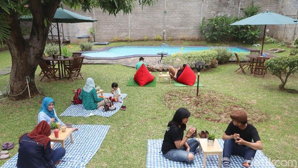 Serunya Menikmati Kopi Susu Sambil Piknik di Kopi Gawe