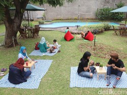 Kopi Gawe: Slurrpp! Di Sini Bisa Menyeruput Es Kopi Susu Sambil Piknik Seru