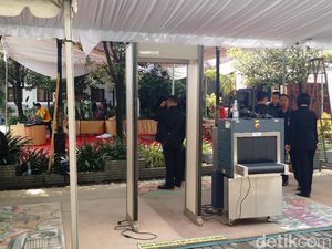 Jokowi Mantu, Karangan Bunga Juga akan Di-X-Ray