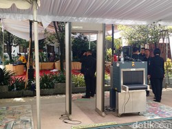 Jokowi Mantu, Karangan Bunga Juga akan Di-X-Ray