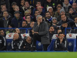 Mourinho Tak Bisa Kejar-kejar Conte untuk Jabat Tangan