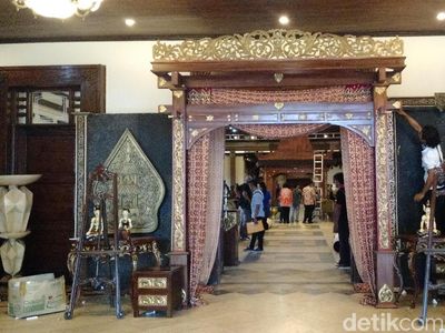 Begini Proses Pembuatan Dekorasi Pernikahan Kahiyang-Bobby