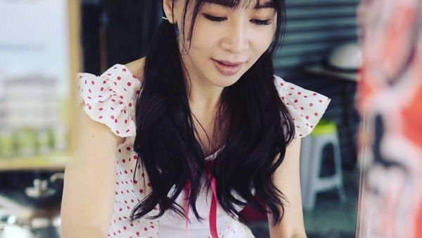 Foto: Penjual Mie Gerobak Imut dan Seksi di Taiwan