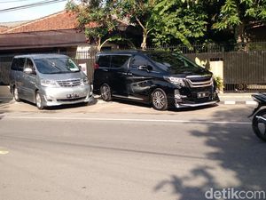 Luhut dan Pratikno Hadiri Pemasangan Bleketepe  Kahiyang